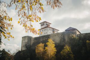 Prelijepa Kula Zmaja od Bosne u Gradačcu