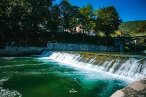 Slapovi u Jajcu. Bistra rijeka.