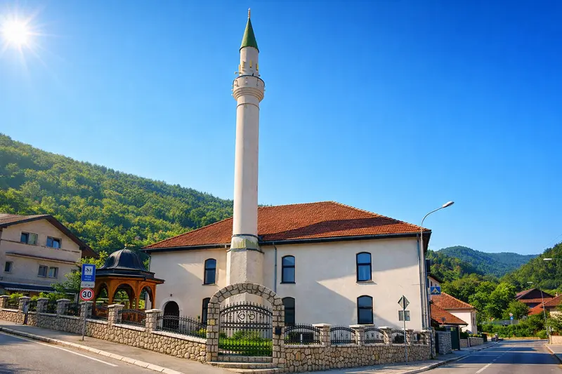 Skender-pašina džamija u ljetno jutro, Nova Varoš