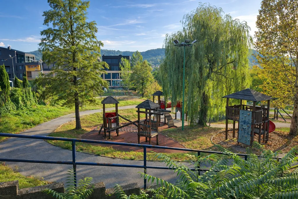 Slana Banja u Tuzli, park i šetnica za mirniju pauzu