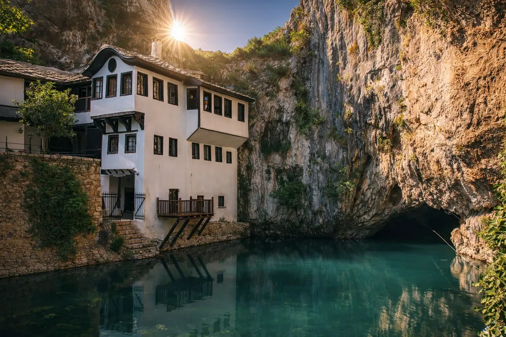 Vrelo Bune u Blagaju, stijena i izvor rijeke uz vodu