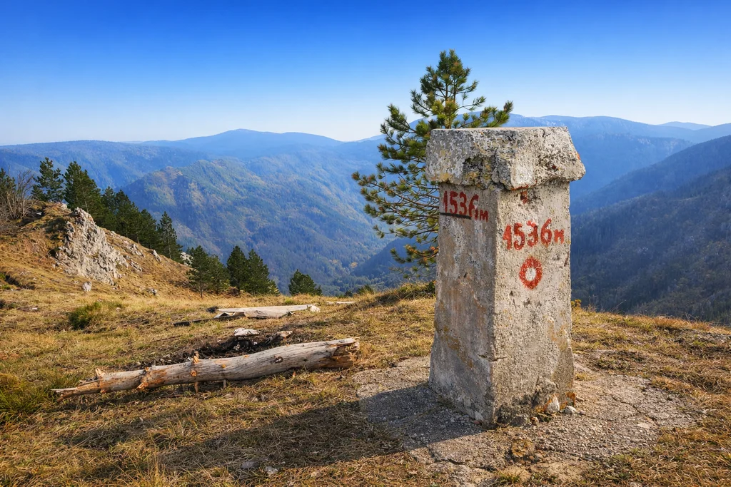 Pogled sa planine Dekala 1536 metara iznad Donjeg Vakufa